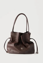 Afbeelding in Gallery-weergave laden, Guess KARIMA DRAWSTRING TOTE BROWN
