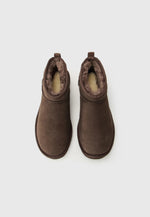 Afbeelding in Gallery-weergave laden, UGG W Classic Ultra Mini Dusted Cocoa
