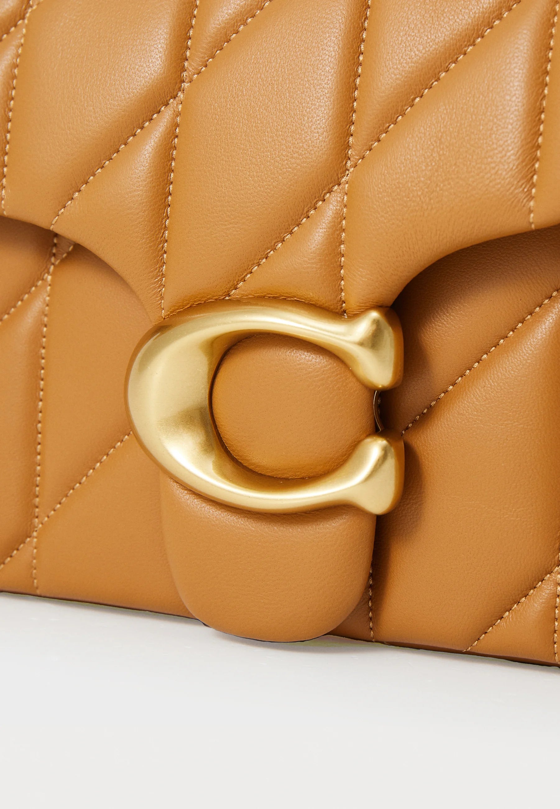 Coach quilted tabby shoulder bag 26 with chain Honey brown