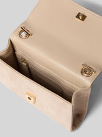 Afbeelding in Gallery-weergave laden, Valentino Divina winter Flap Bag Ecru
