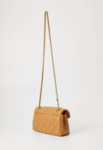 Afbeelding in Gallery-weergave laden, Coach quilted tabby shoulder bag 26 with chain Honey brown
