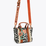 Afbeelding in Gallery-weergave laden, Kurt Geiger 690 Southbank SM Shopper Blk/White Fabric/Other
