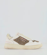 Video laden en afspelen in Gallery-weergave, Ghoud Sneaker Tweener Brushed low wom - Animalier
