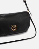 Afbeelding in Gallery-weergave laden, Pinko  CLICK SOFT HORIZONTAL HANDLE C NERO-ANTIQUE GOLD
