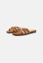 Afbeelding in Gallery-weergave laden, Guess Realla Slipper Tan
