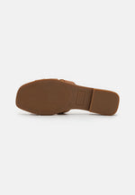 Afbeelding in Gallery-weergave laden, Guess Realla Slipper Tan
