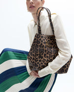 Afbeelding in Gallery-weergave laden, Lola Casademunt Shopper Animal Print Negro-Marron
