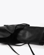 Afbeelding in Gallery-weergave laden, Lola Casademunt Shopper Efecto Negro
