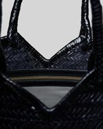 Afbeelding in Gallery-weergave laden, Vipera Crudelia Plain Black

