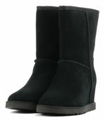 Afbeelding in Gallery-weergave laden, UGG Classic femme short zwart

