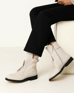 Afbeelding in Gallery-weergave laden, Fred de la Bretoniere bikerboot beige
