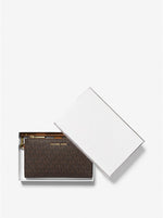 Afbeelding in Gallery-weergave laden, Michael Kors Adele Logo Smartphone Wallet brown
