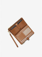 Afbeelding in Gallery-weergave laden, Michael Kors Adele Logo Smartphone Wallet brown

