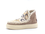 Afbeelding in Gallery-weergave laden, MOU Summer Eskimo Sneaker Bold Crochet Upper Pink Sand
