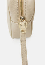 Afbeelding in Gallery-weergave laden, Crossbody Patrizia Pepe winter sand logo
